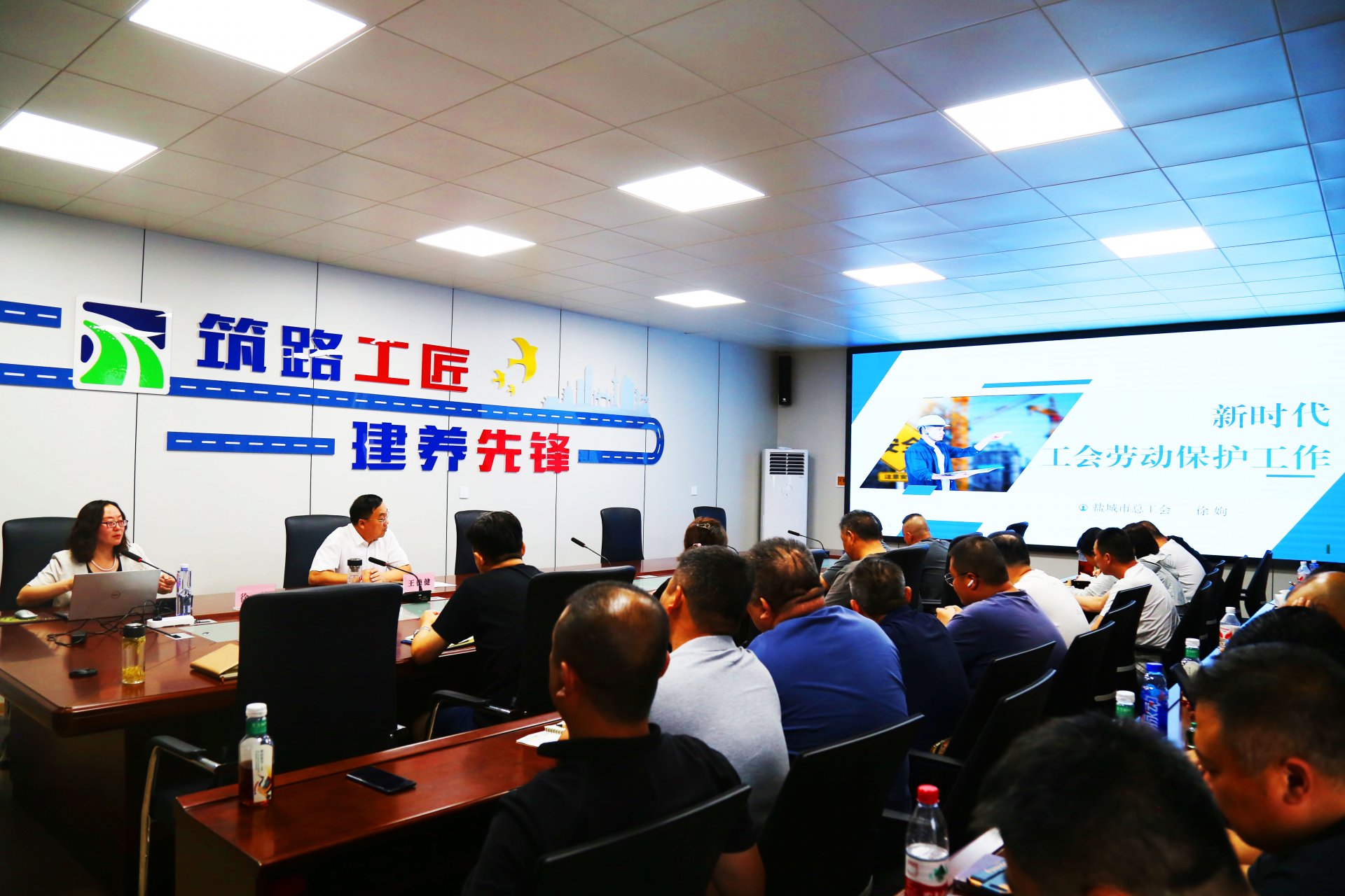 3.jpg 公路工程im.com成为纽卡斯尔联全